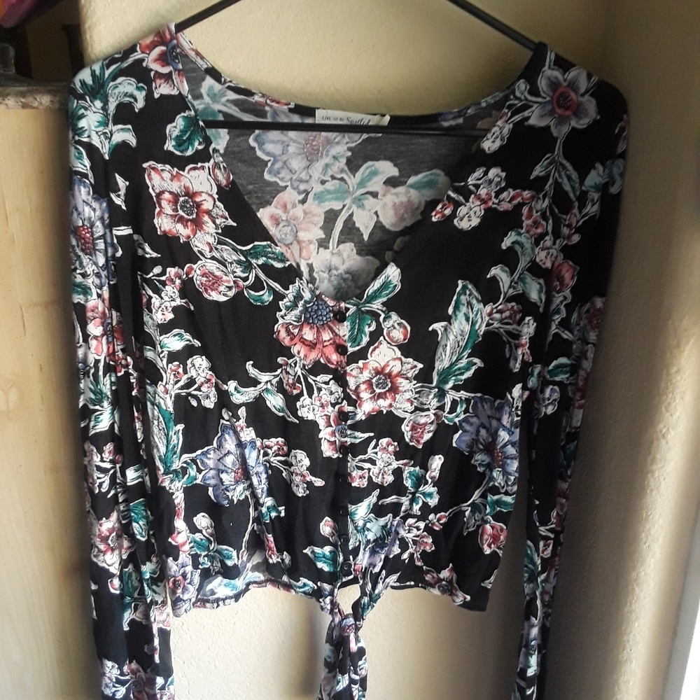 Bell Sleeved Crop Top